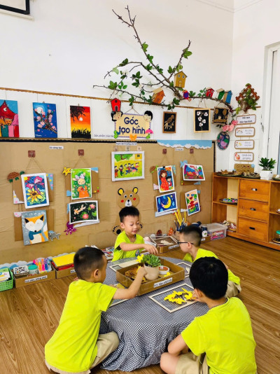 Các bé khối A (5–6 tuổi) – Trường Mầm non Vạn Phúc – lại được hòa mình vào những góc chơi rực rỡ sắc màu