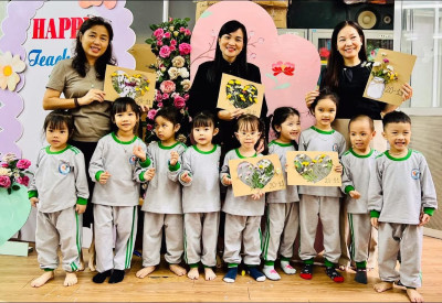 🌸 NHỮNG BƯU THIẾP NỞ HOA TỪ ĐÔI TAY BÉ NHỎ CỦA CÁC BÉ LỚP B3