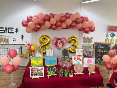 🌷🌷🌷Lớp C1 chào mừng ngày 8/3 🌷🌷🌷