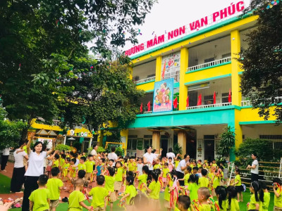 🎉 RỰC RỠ NỤ CƯỜI NGÀY TỰU TRƯỜNG - CHUỖI HOẠT ĐỘNG TRẢI NGHIỆM ĐẦY HÀO HỨNG CỦA CÁC "THIÊN THẦN NHỎ"!