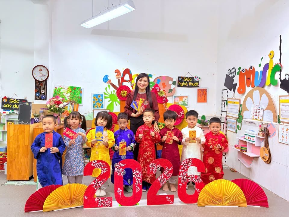 🌸 MÙA XUÂN GÕ CỬA – BÉ VUI ĐẾN TRƯỜNG 🌸